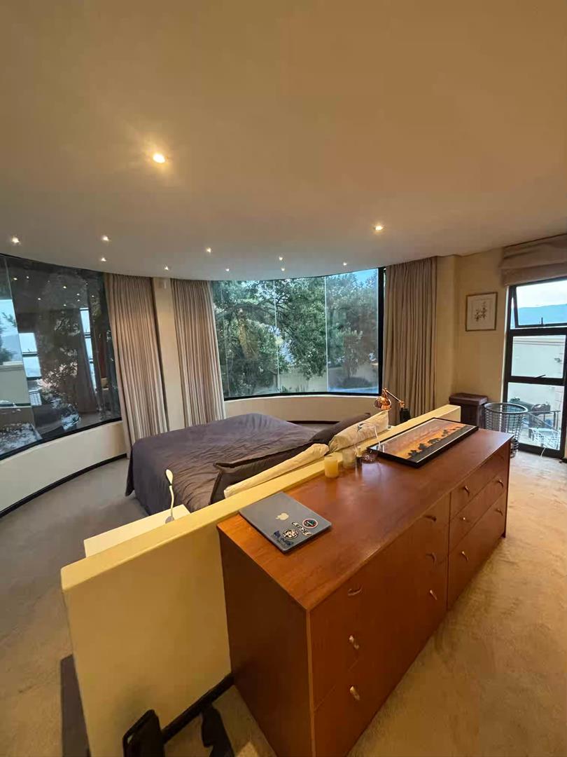 To Let 4 Bedroom Property for Rent in Oranjezicht Western Cape